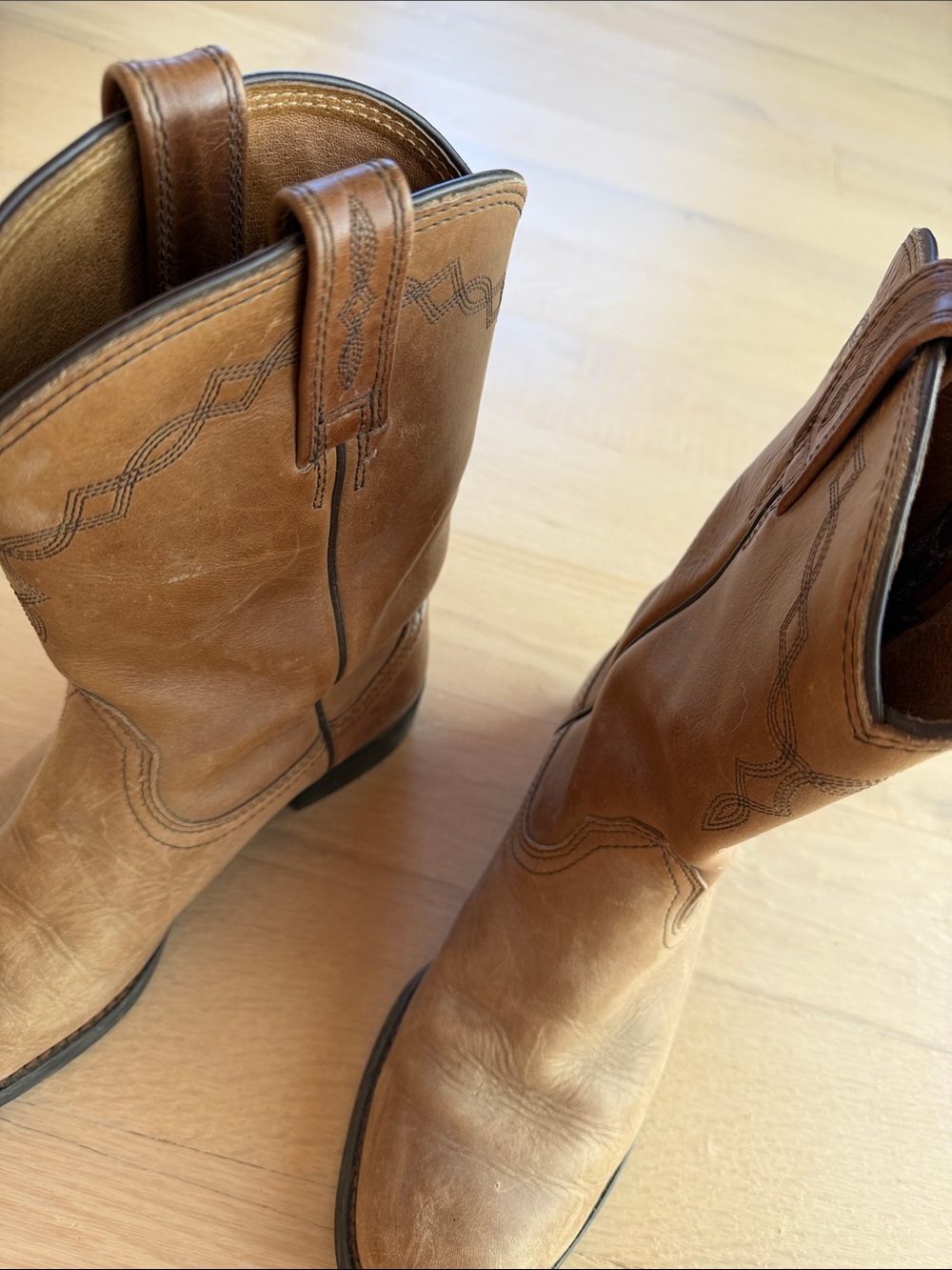 Ariat - Picture 8 of 10